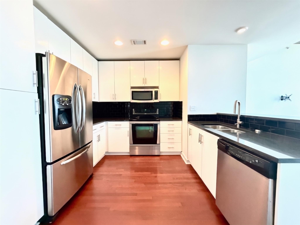 360 Nueces St - Photo 5