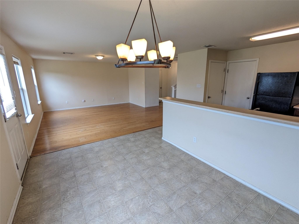 220 Quarter Ave - Photo 6