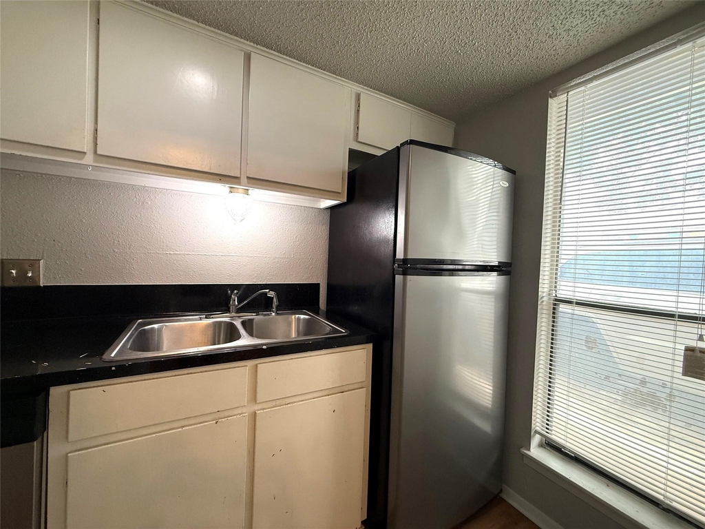3000 Guadalupe St - Photo 4