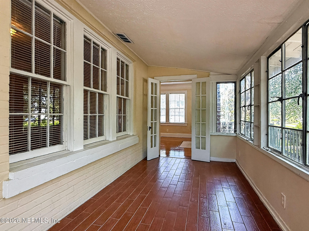 2736 Lydia Street - Photo 10