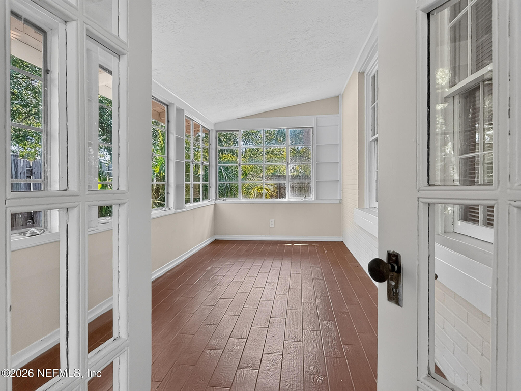 2736 Lydia Street - Photo 8
