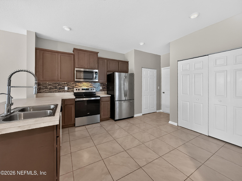 940 Capitol Parkway - Photo 9