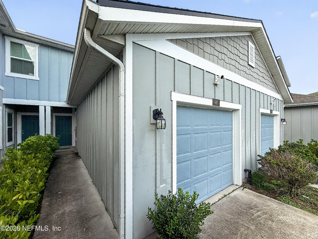 940 Capitol Parkway - Photo 0