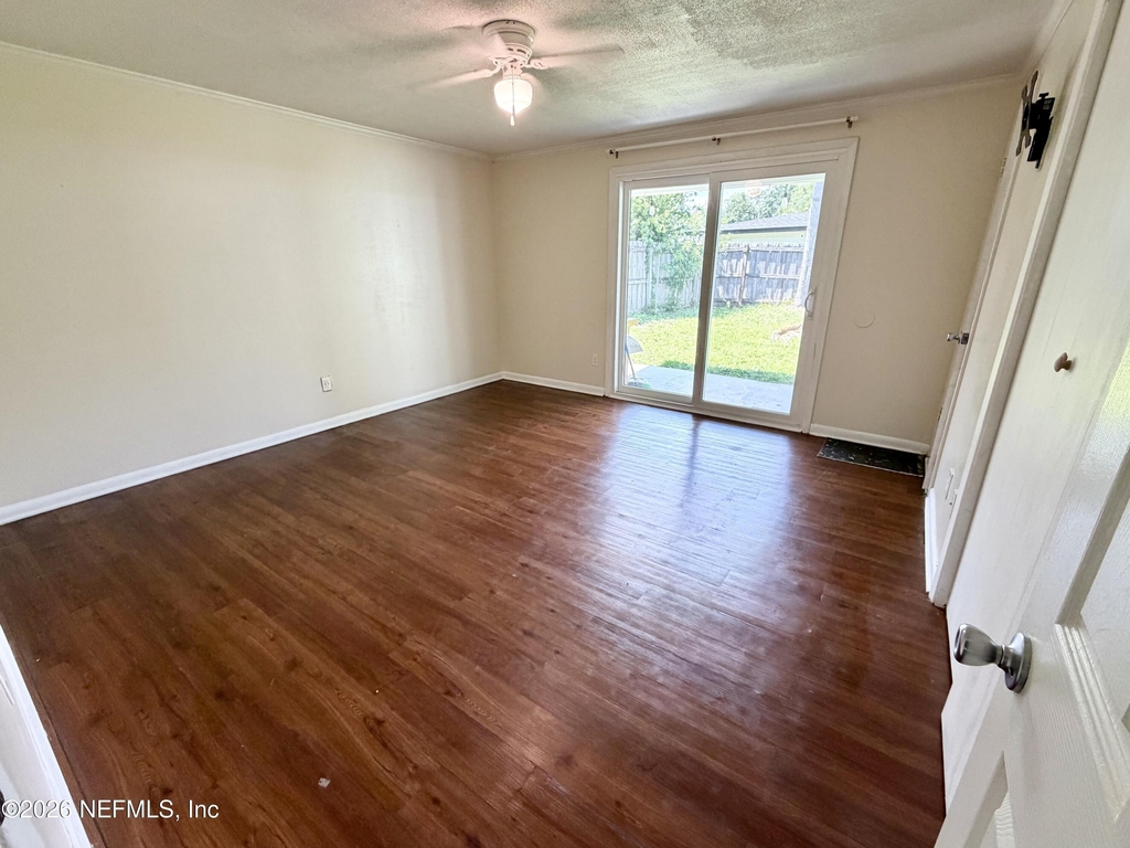 5143 Camellia Circle S - Photo 9