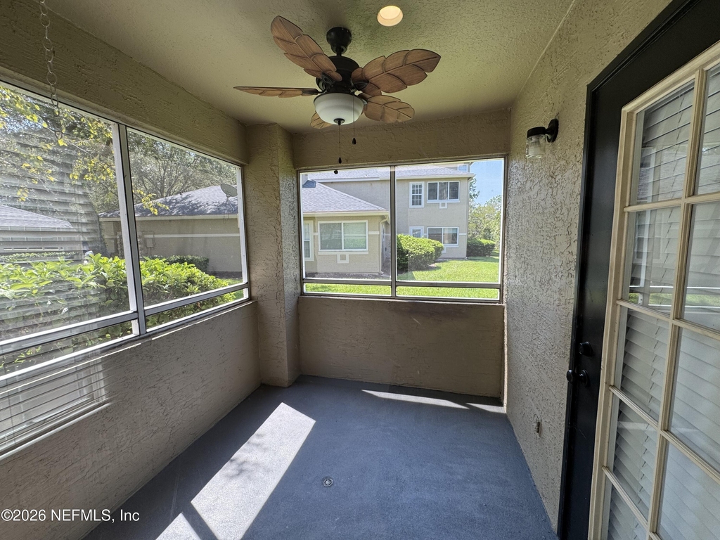 1701 The Greens Way - Photo 5