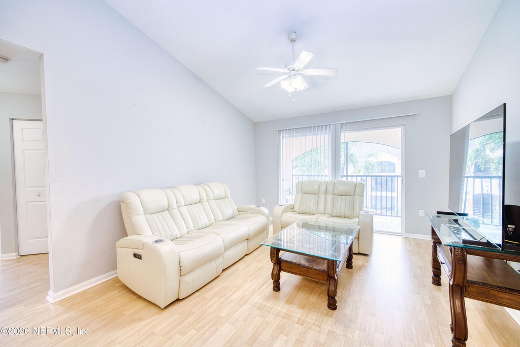 940 Village Trail - Photo 5
