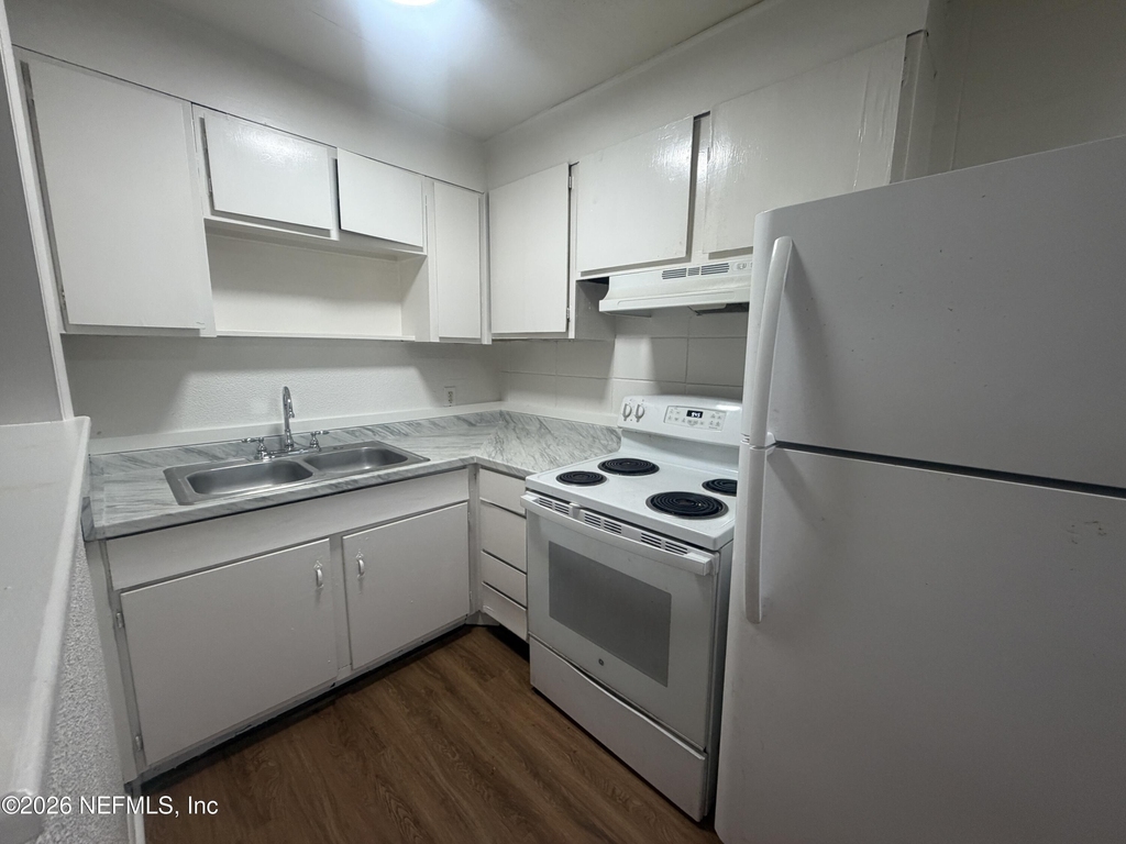 1040 Bert Road - Photo 3