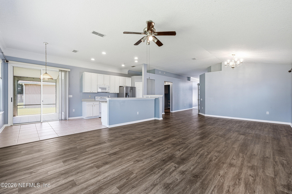 1380 Fairway Village Drive - Photo 3