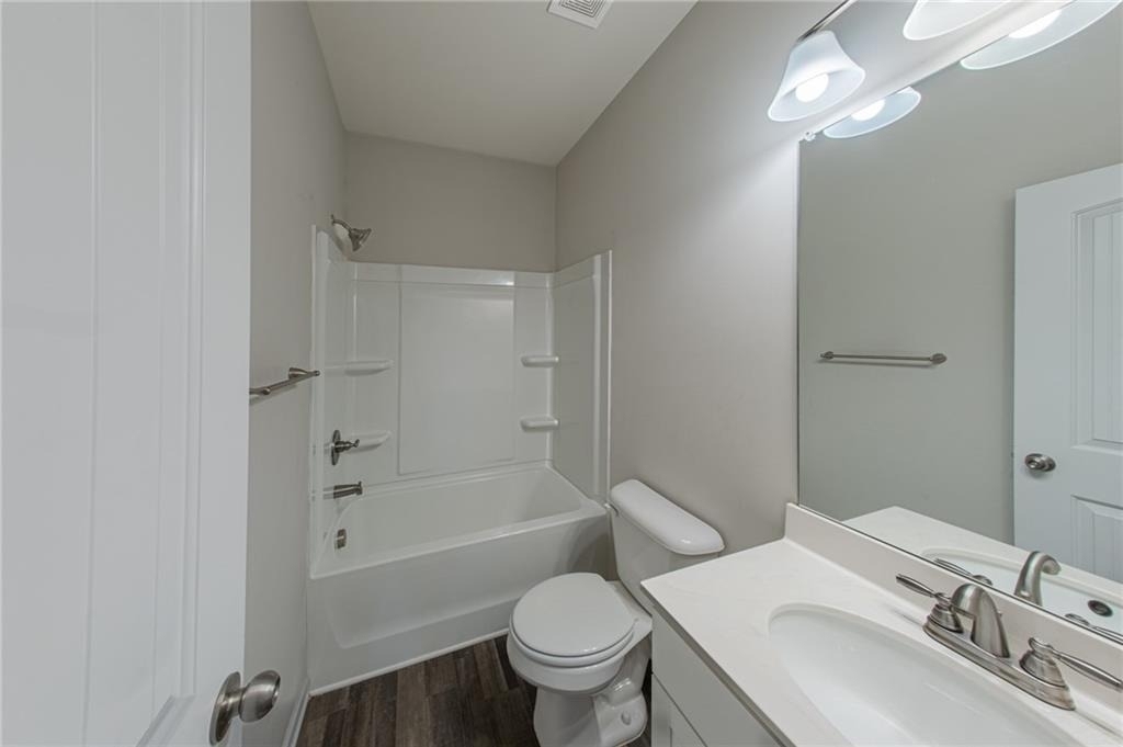 1302 Endicott Court - Photo 14