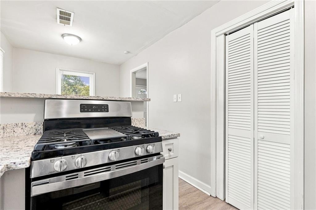 2123 Blayton Lane Se - Photo 4