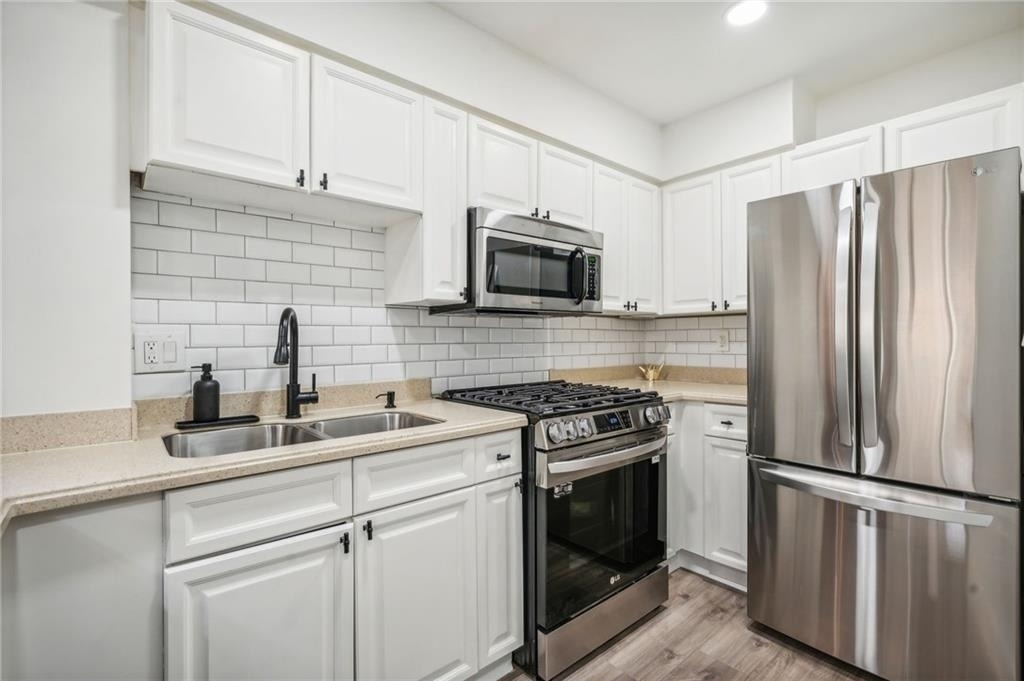 2479 Peachtree Road Ne - Photo 5