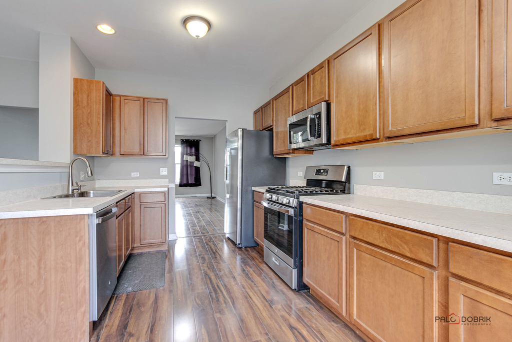 921 Summit Creek Drive - Photo 17