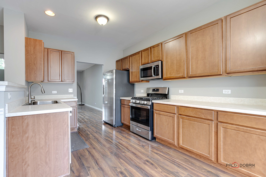 921 Summit Creek Drive - Photo 14