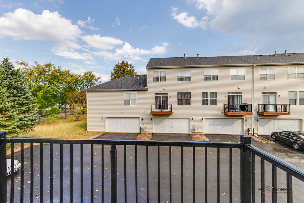 921 Summit Creek Drive - Photo 18