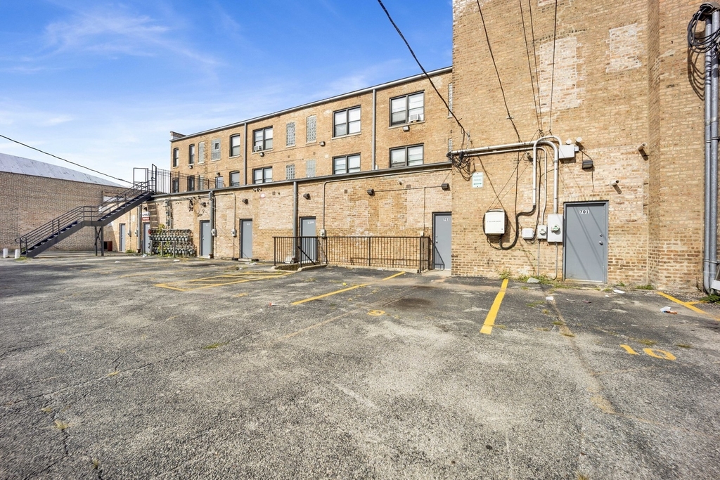 414 W Walnut Street - Photo 14