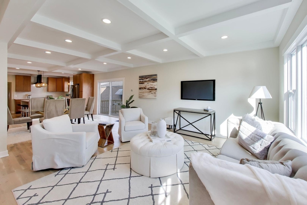 6730 W Dakin Street - Photo 4