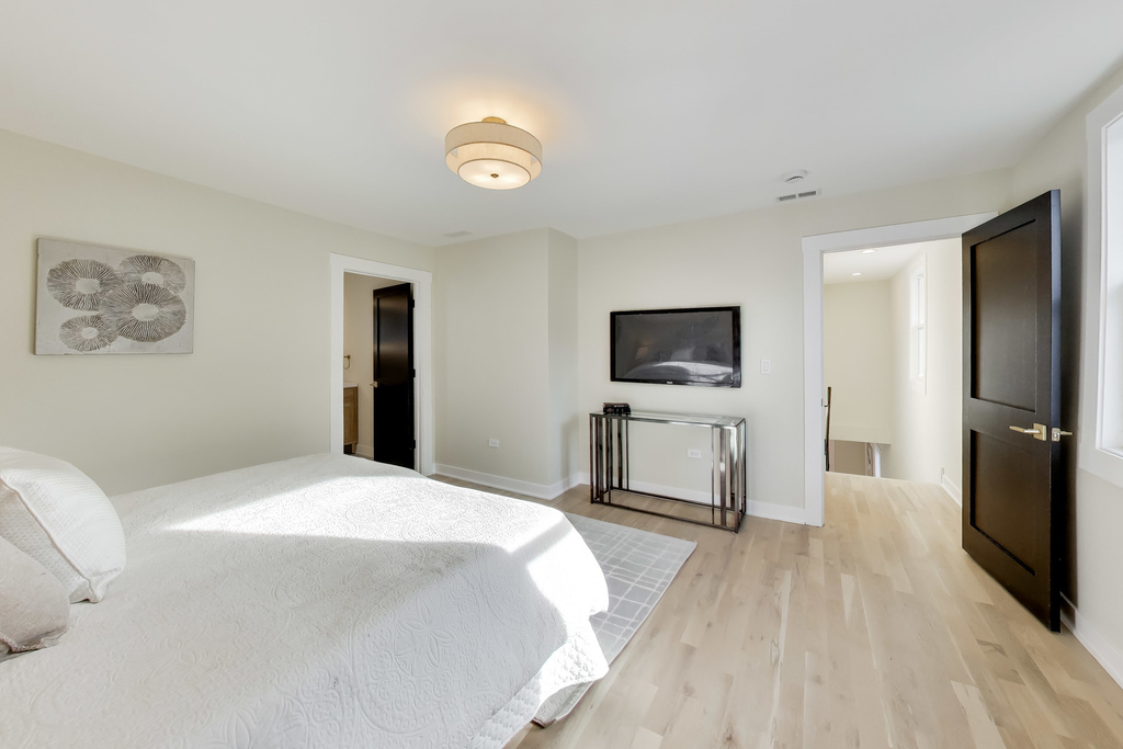 6730 W Dakin Street - Photo 17