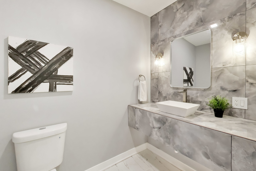 6730 W Dakin Street - Photo 13