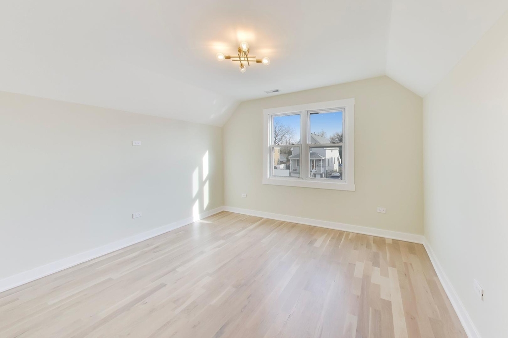 6730 W Dakin Street - Photo 22