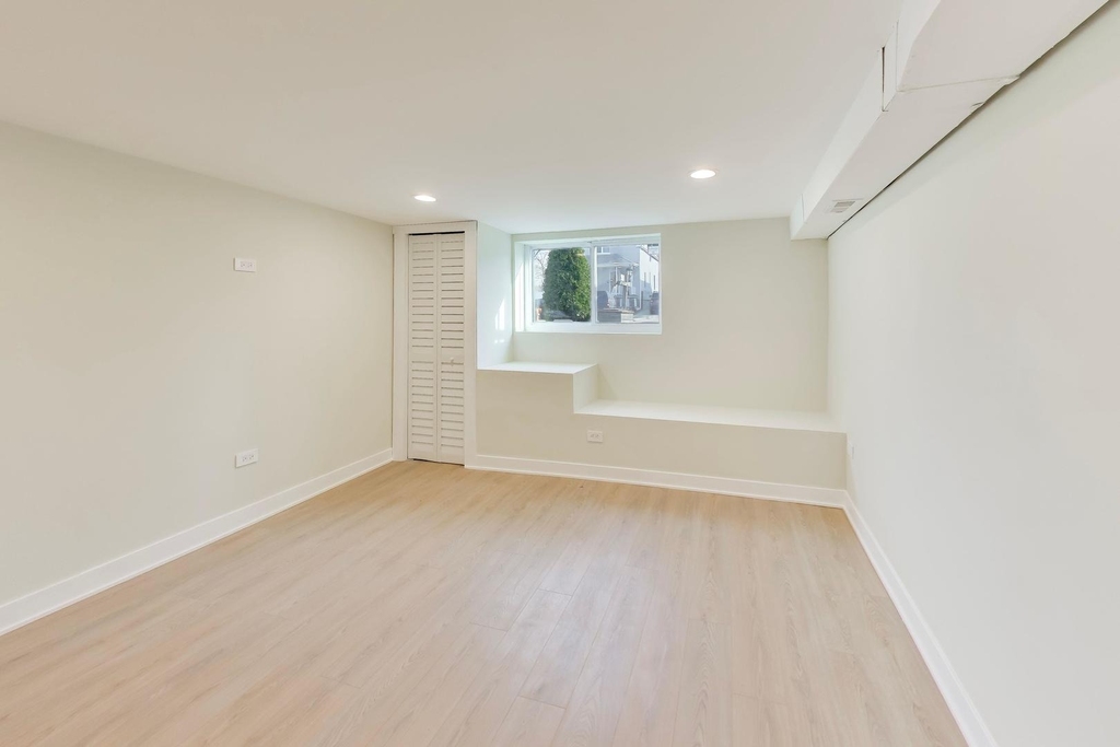 6730 W Dakin Street - Photo 26