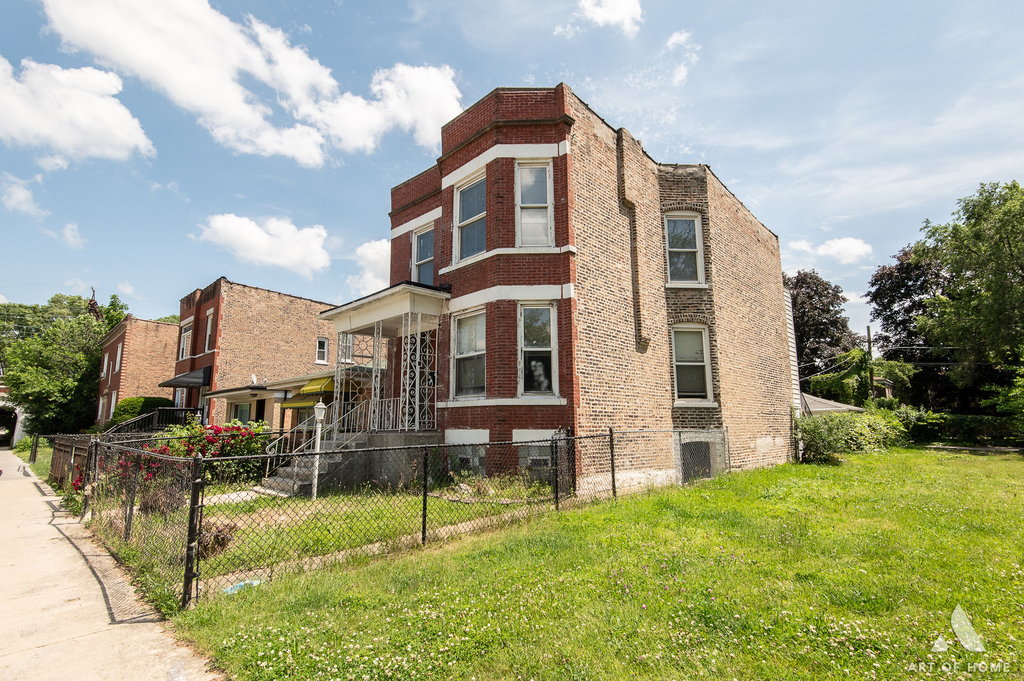 1229 E 71st Street - Photo 1