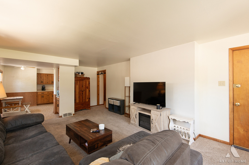 220 E 15th Street - Photo 4