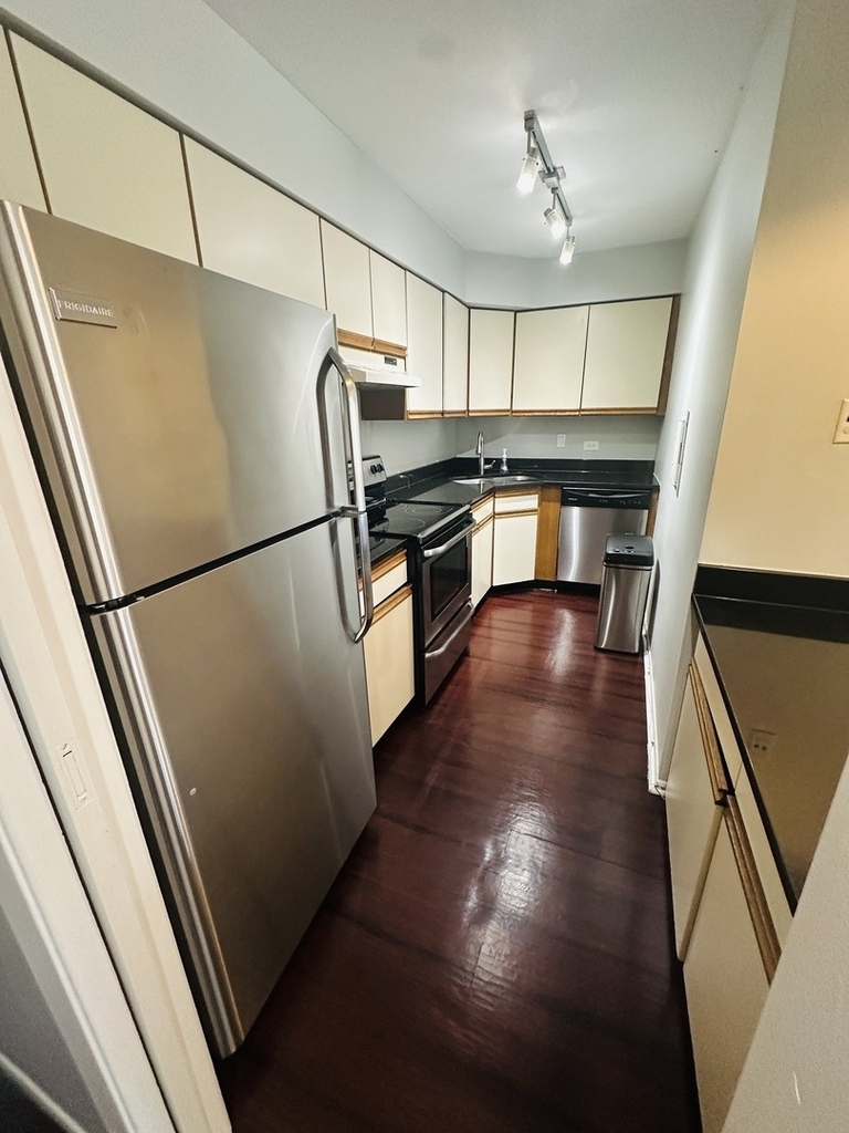 1950 Cherry Lane - Photo 2