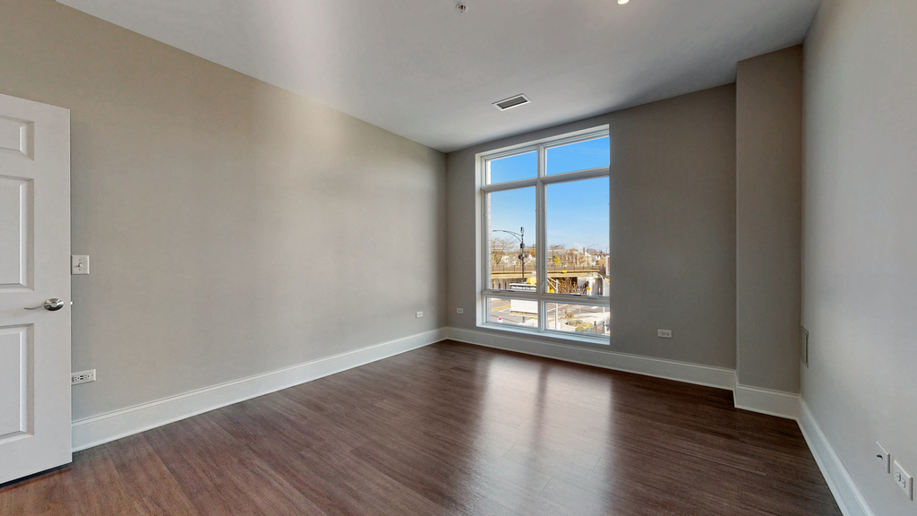 4758 N Laramie Avenue - Photo 7