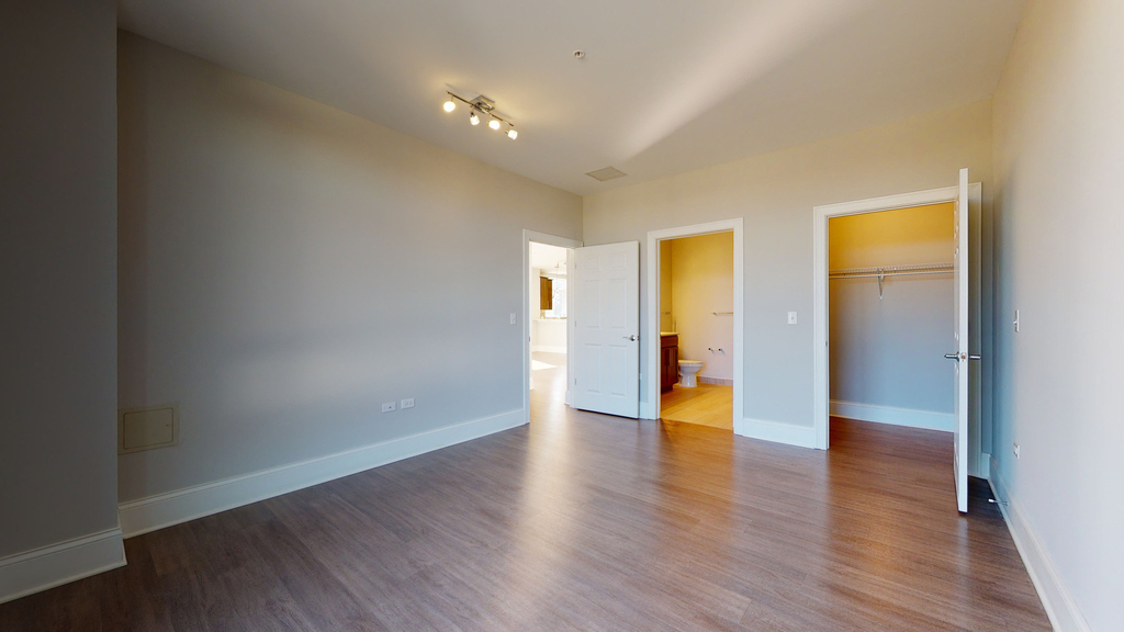 4758 N Laramie Avenue - Photo 8