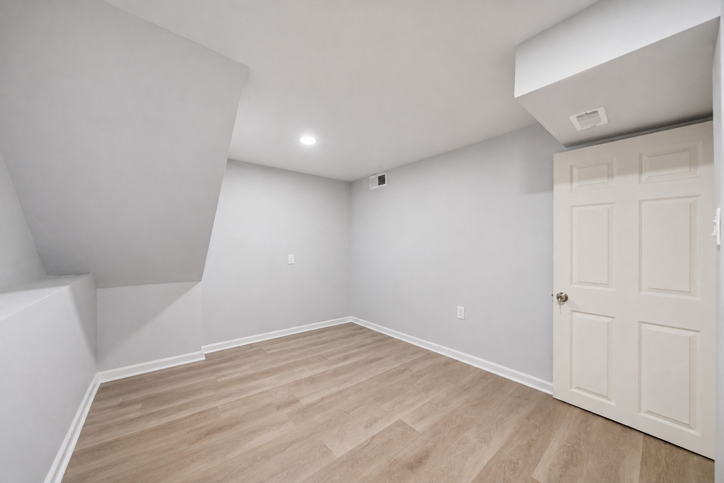 6833 S Merrill Avenue - Photo 9