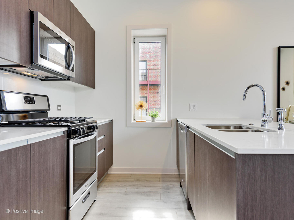 6535 W Dickens Avenue - Photo 9