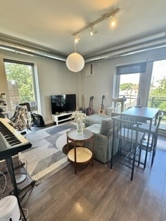 2407 W Eastwood Avenue - Photo 1