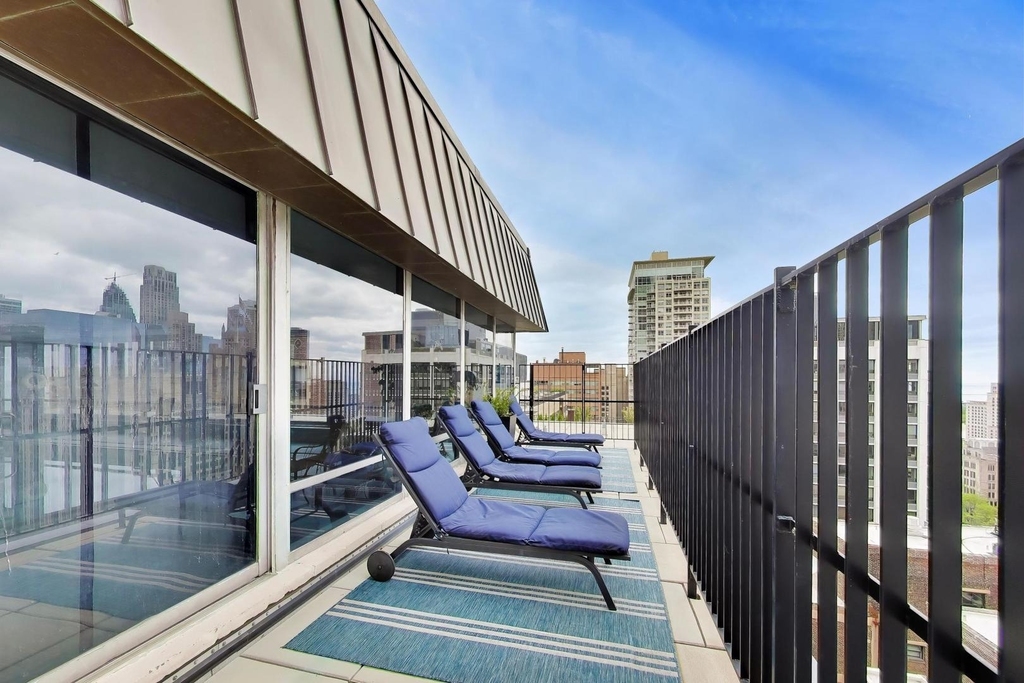 201 E Chestnut Street - Photo 16
