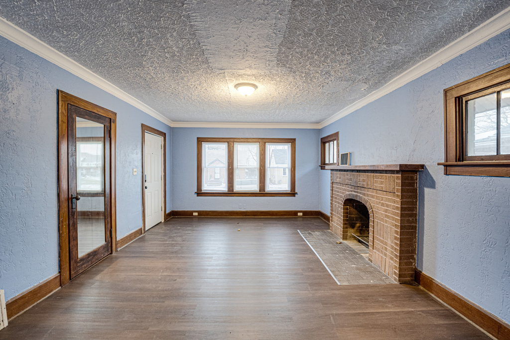 2403 Elm Street - Photo 2