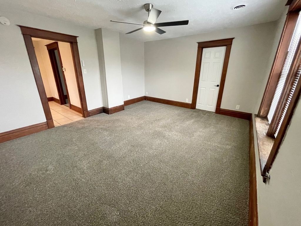 321 N Main Street - Photo 5