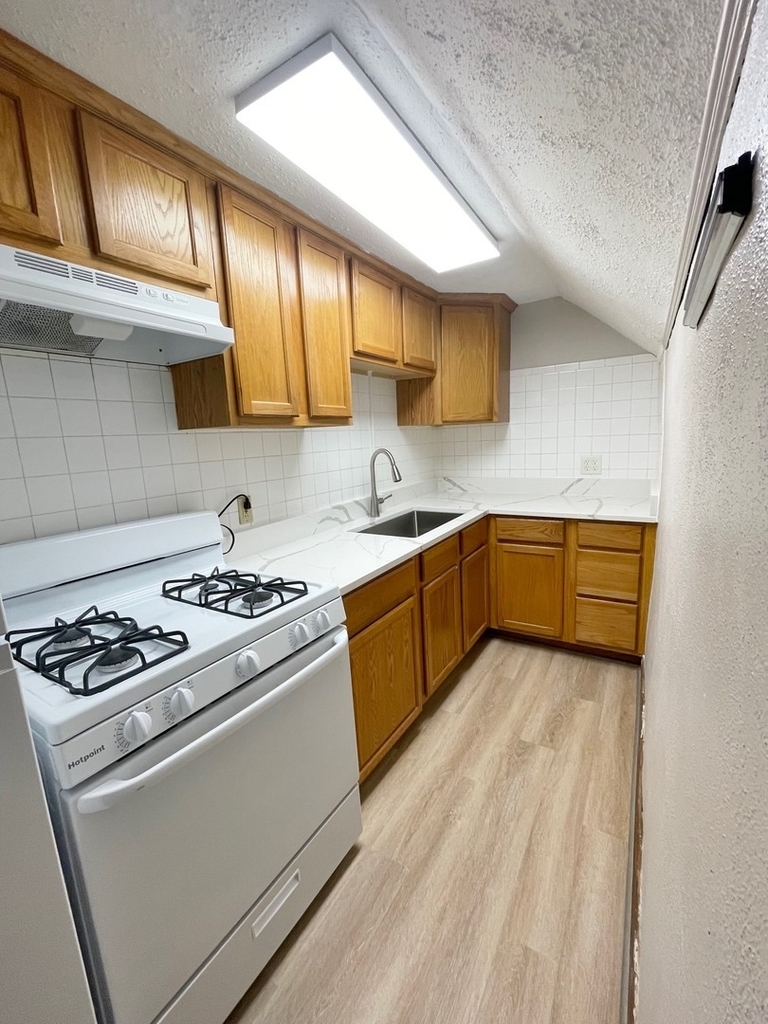 321 N Main Street - Photo 1