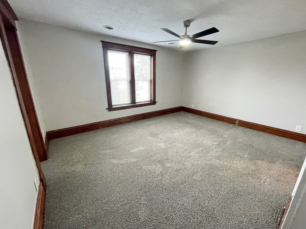 321 N Main Street - Photo 3