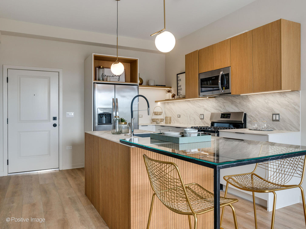 2811 Thatcher Avenue - Photo 2