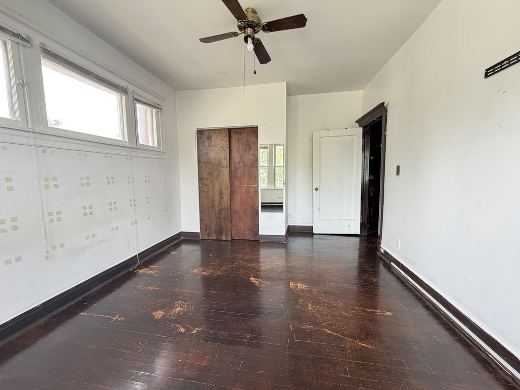 3652 N Kilpatrick Avenue - Photo 3