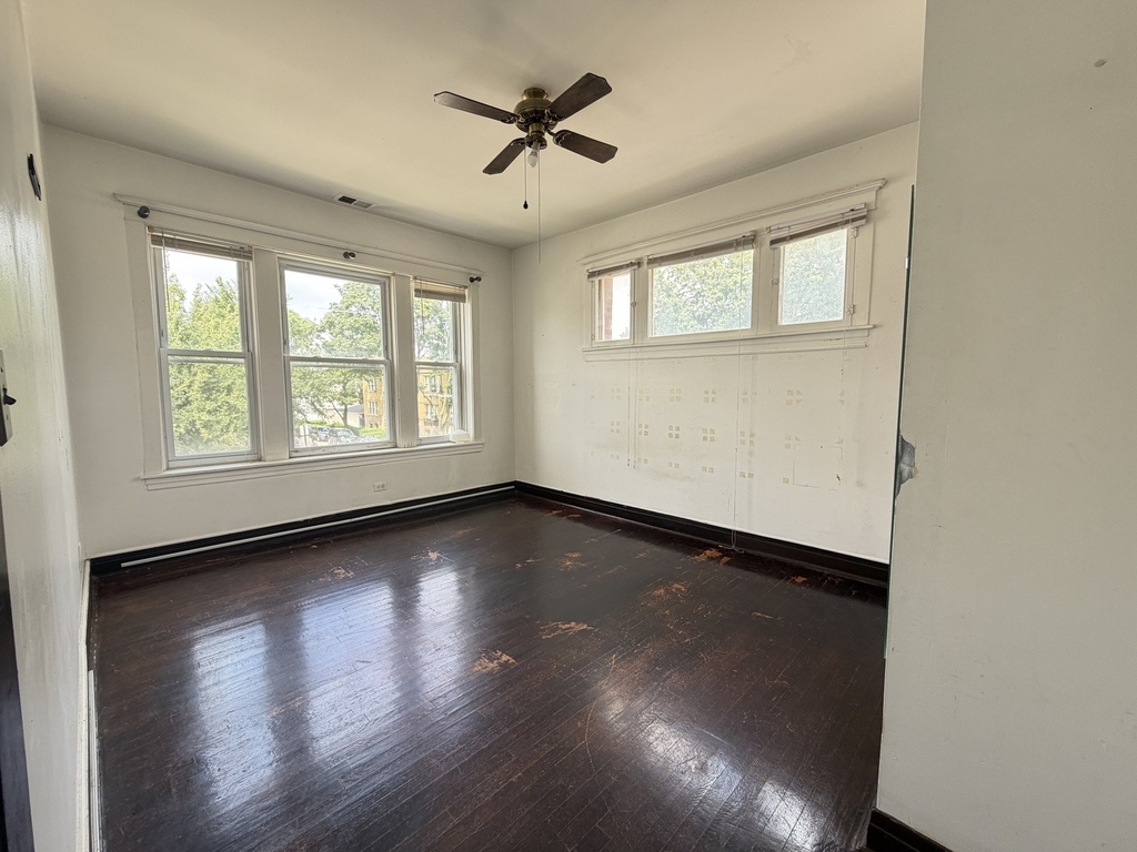 3652 N Kilpatrick Avenue - Photo 2