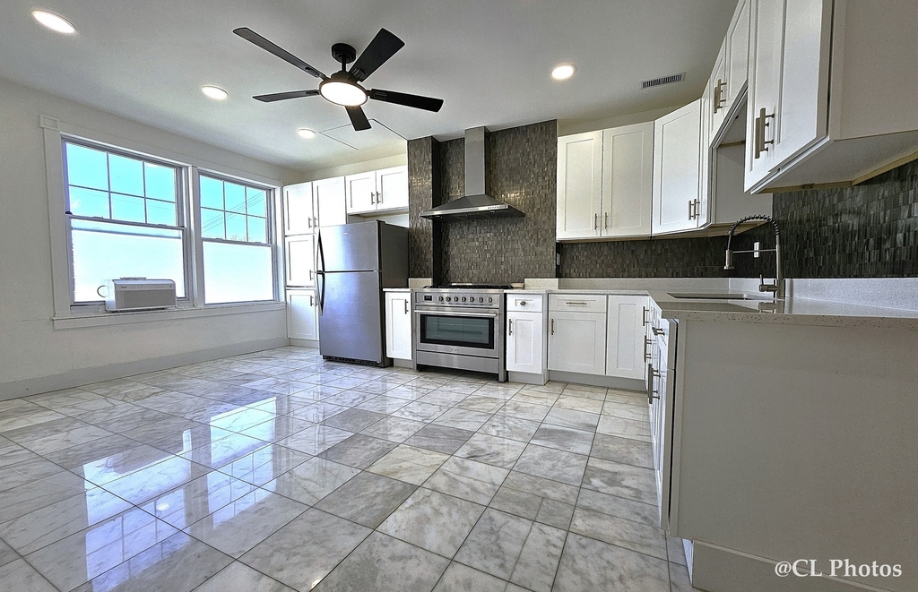 2924 W 38th Place - Photo 6