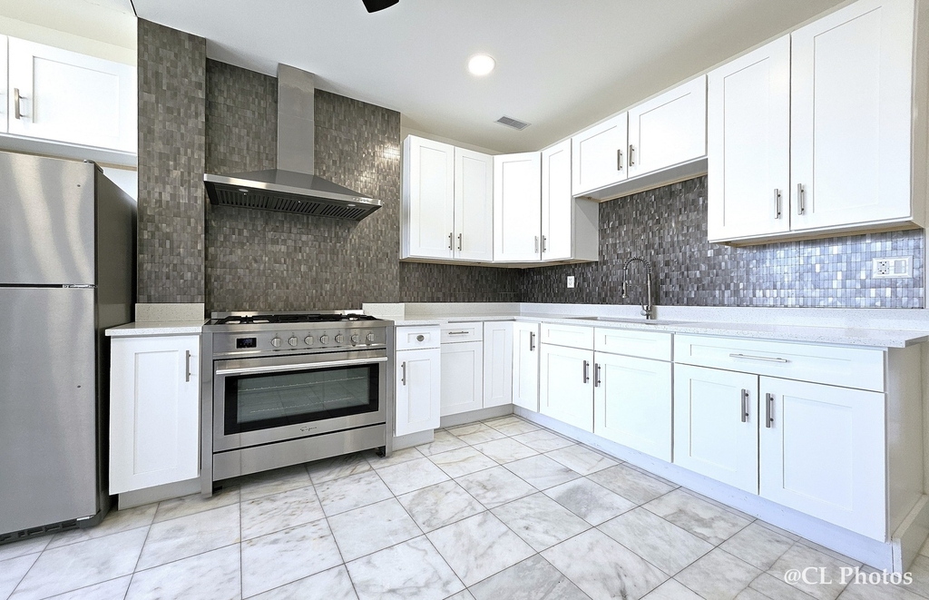 2924 W 38th Place - Photo 7