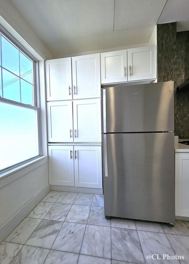 2924 W 38th Place - Photo 8
