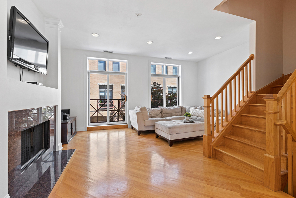1350 W Byron Street - Photo 2