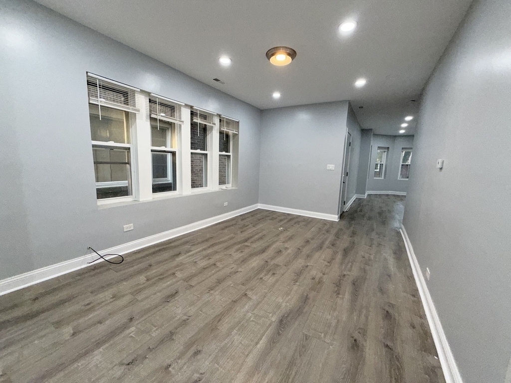 7724 S Essex Avenue - Photo 7