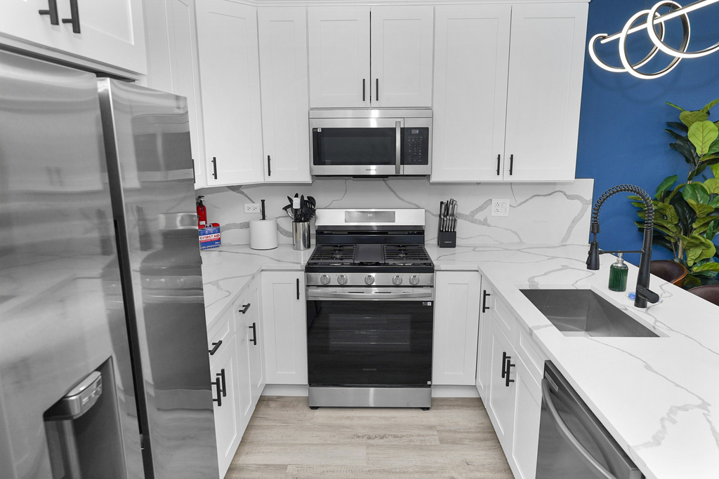 1358 S Fairfield Avenue - Photo 7
