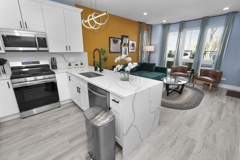 1358 S Fairfield Avenue - Photo 6