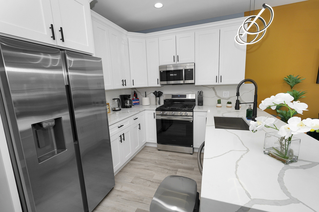 1358 S Fairfield Avenue - Photo 8