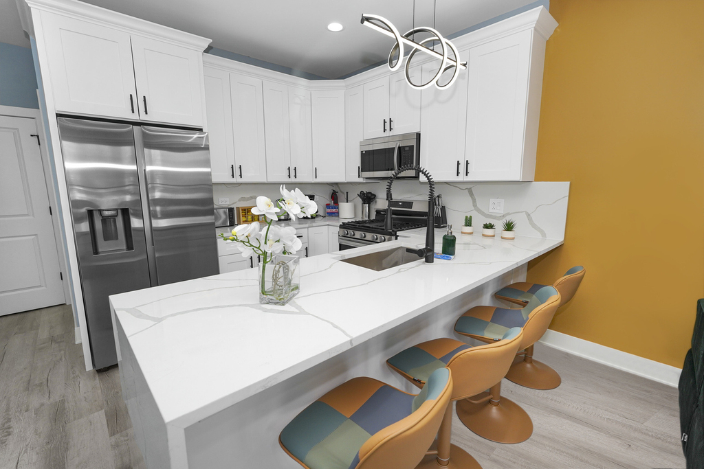 1358 S Fairfield Avenue - Photo 9