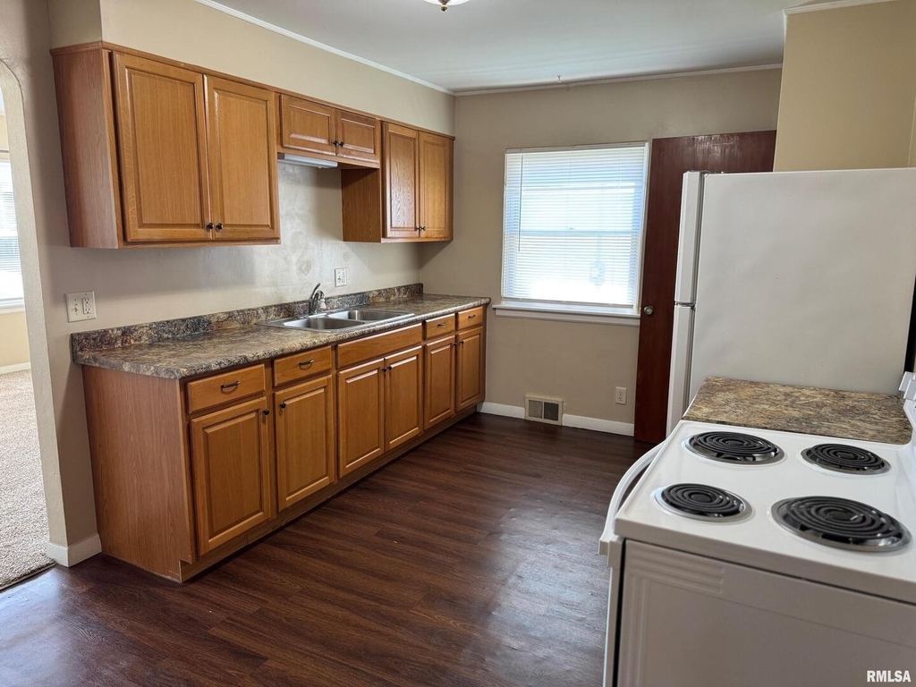 1736 Davie Street - Photo 3
